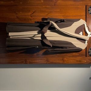 Warm and comfortable dress with belt and scarf